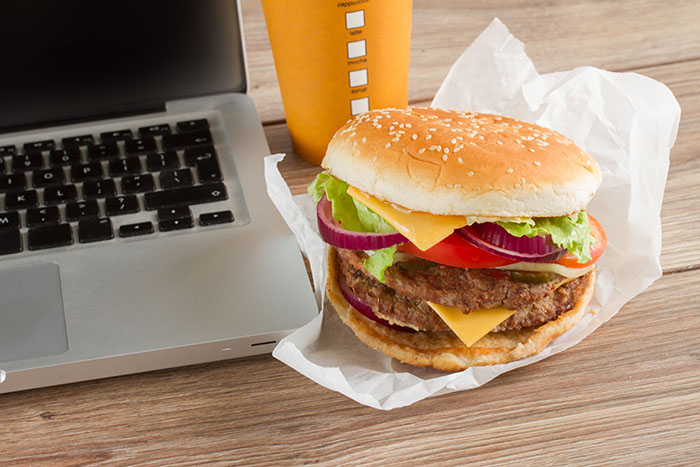 burger et ordinateur