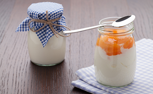 Yaourt à la confiture d'abricot