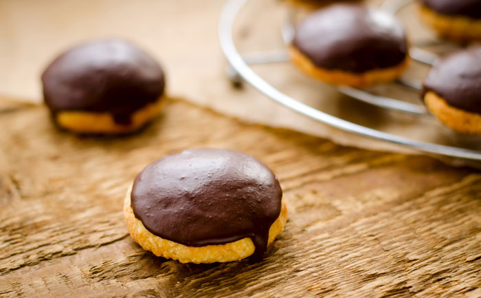 Sablés sans gluten et glaçage au chocolat