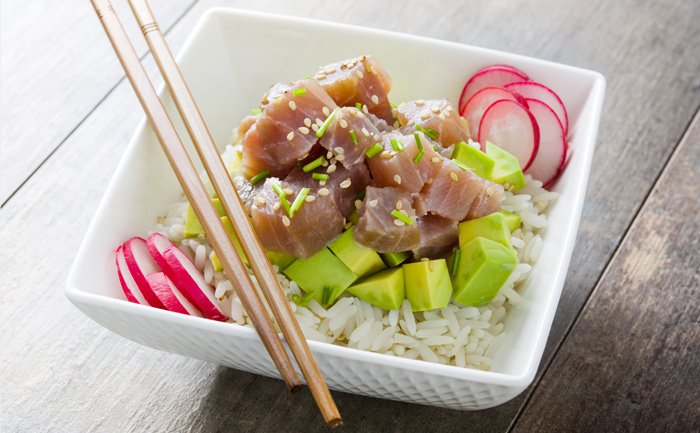 Poke bowl printanier au thon Poke bowl printanier au thon