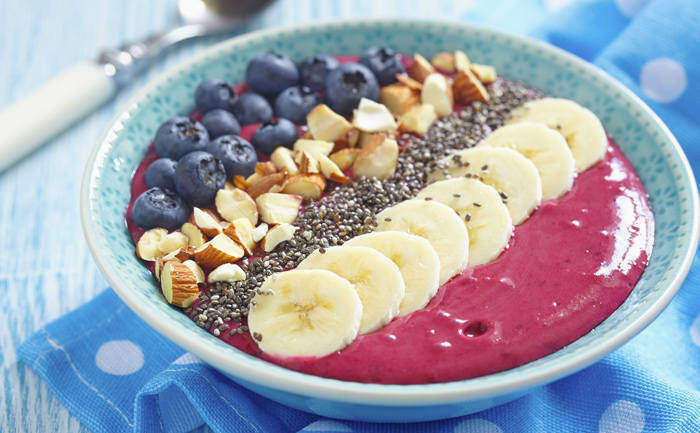 Smoothie bowl aux fruits rouges Smoothie bowl aux fruits rouges
